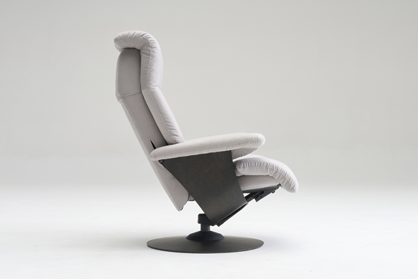 user_91a6df77さん専用 カリモク リクライニングチェア カリモク家具 リクライニングチェア「R307」半革#X353ビター